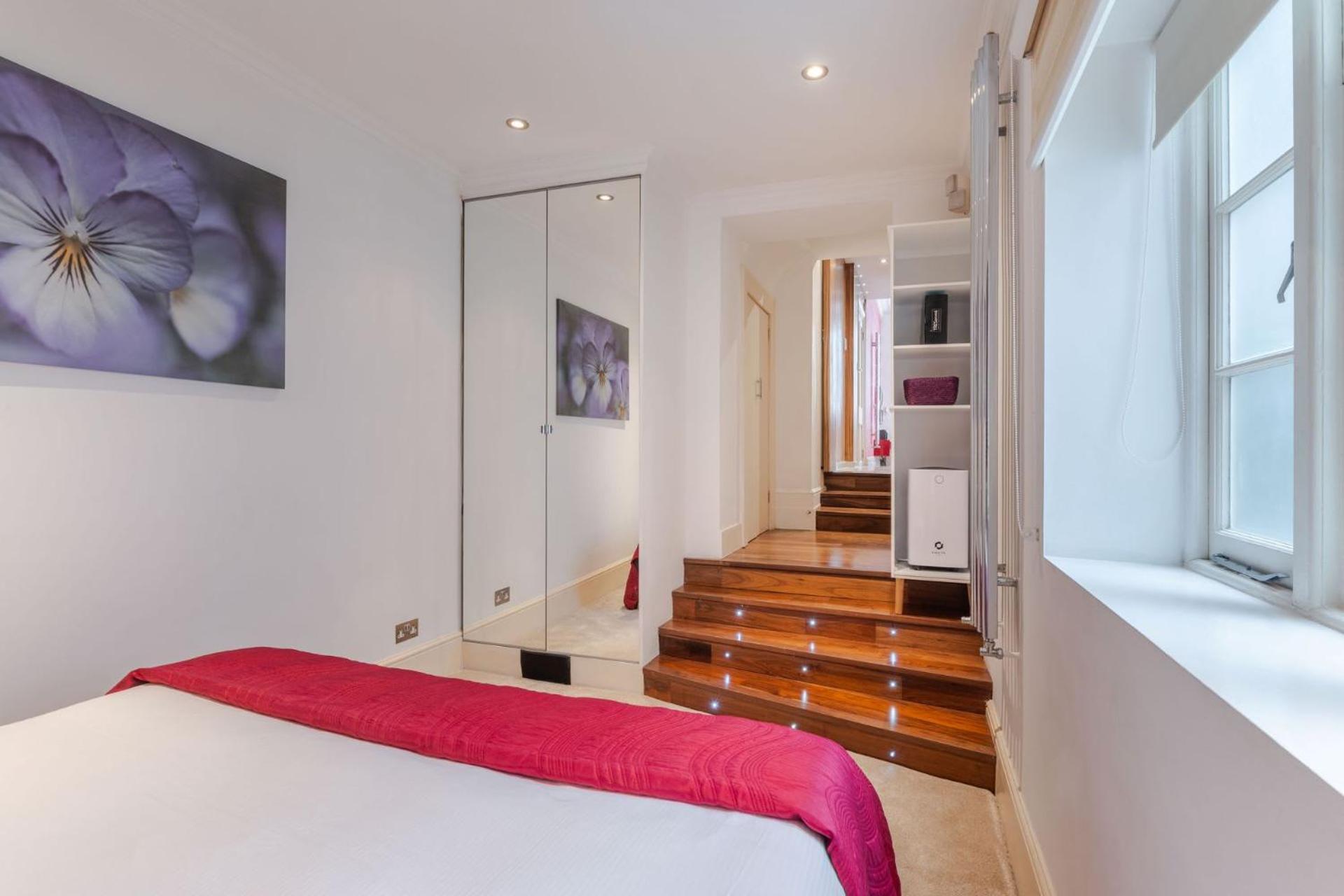 The "Red Room Apartment" - Fitzrovia - By Frankie Says Londres Exterior foto
